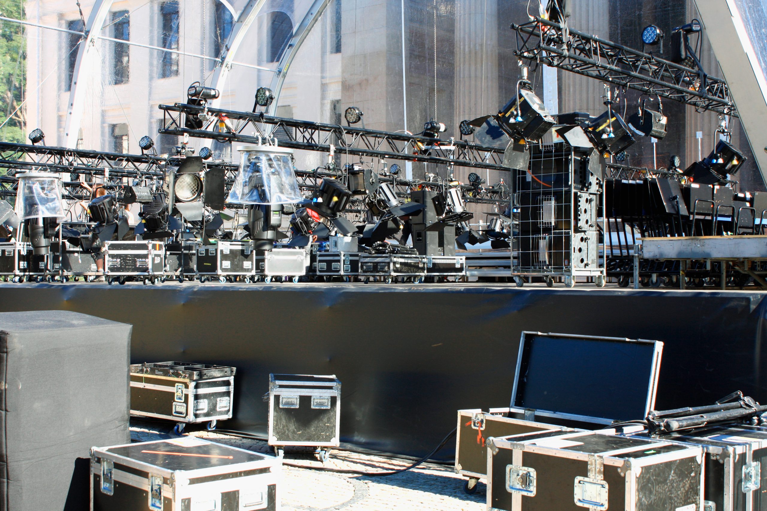 Professional staging rigging installation by AV Rental Dubai for large-scale corporate and entertainment events